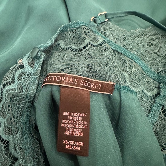 Victoria’s Secret Satin & Lace Sleep Set - Picture 5 of 5